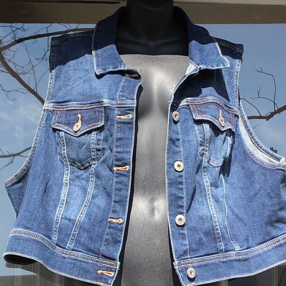 🚨B2G1 New TORRID Dark Blue Denim Jean Vest Jacket